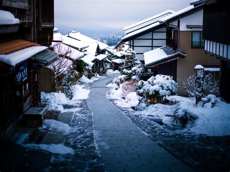 A Tranquil Winter Stroll Through Historic Magome-juku | Offbeat Japan