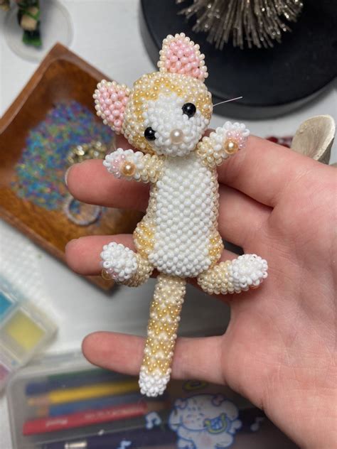 Котик из бисера 🌸 | Animaux en perles, Perle, Travaux manuels