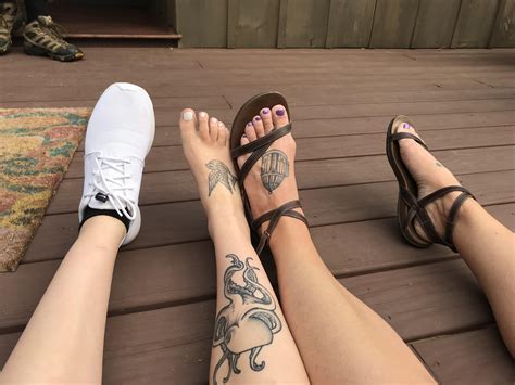 Mother daughter foot tattoos - Bronctattooaus.com