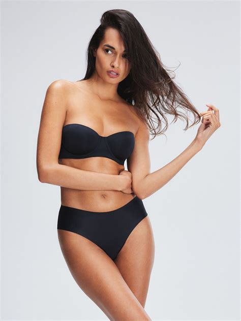 NEW Microfiber Strapless Bra in Black | SAVAGE X FENTY