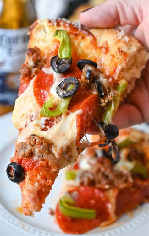 how to cook a pizza in a cast iron skillet