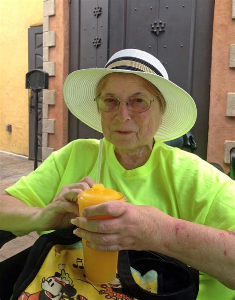 In Loving Memory of Linda Wright: Obituary 35