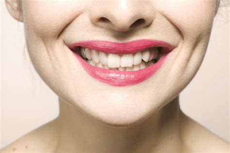 smiling    feel happier  research reveals