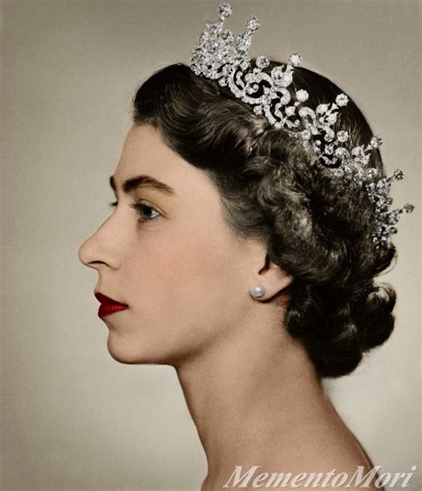 Queen Elizabeth´s profile | Queen elizabeth, Portrait, Queen tattoo