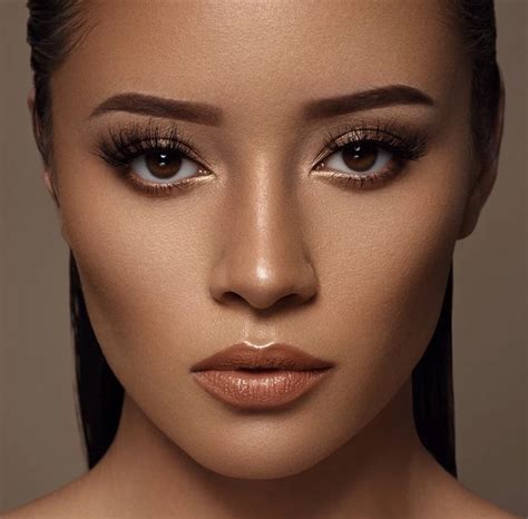 5 Reasons Why Women Love to Wear False Eyelashes – Lina Zuniga Makeup