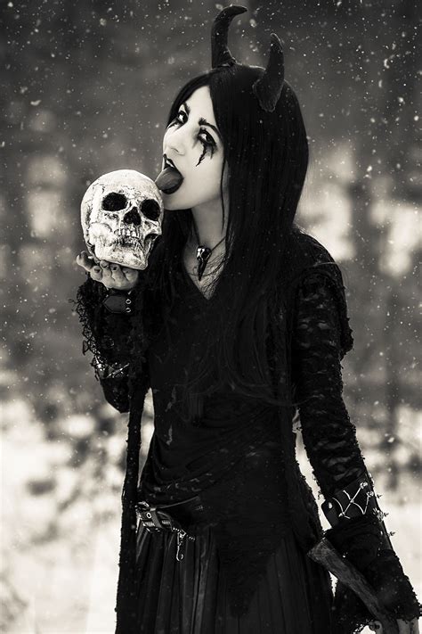 Gothic | Ragazze gotiche, Trucco gotico, Vampiri
