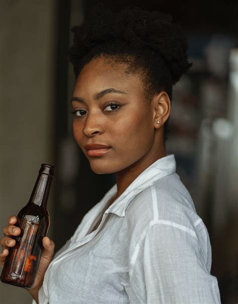 Light Skinned Black Woman Photos, Download The BEST Free Light Skinned