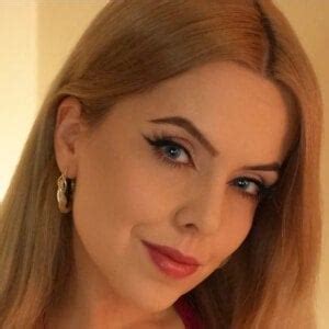 Trinki ASMR - Age, Family, Bio | Famous Birthdays