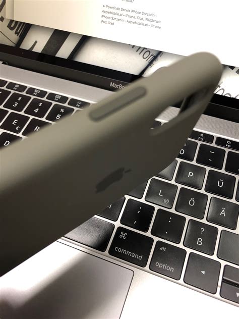 Recenzja silikonowego etui od Apple dla iPhone’a X