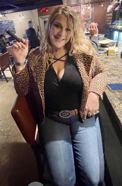 HotWife/Unicorn out on the town in Traverse City Michigan : r