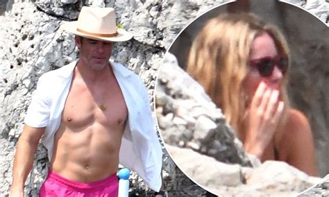 Chris Pine and Annabelle Wallis enjoy romantic Positano break | Chris ...