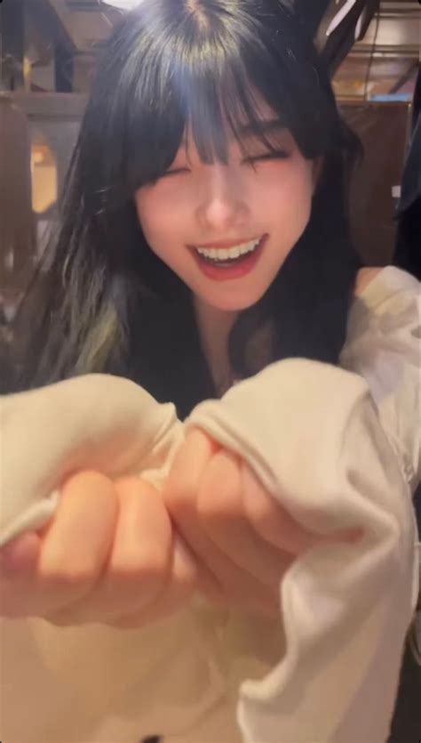 아린 arin on instagram | Cute selfie ideas, Film aesthetic, Pretty people