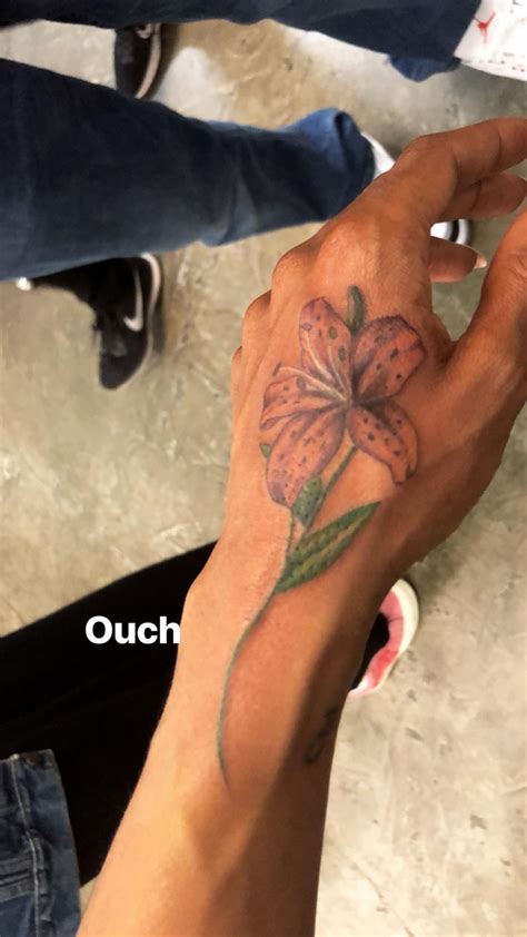 Sza new tattoo 5-8-18 | Unique tattoo designs, Dope tattoos for women ...