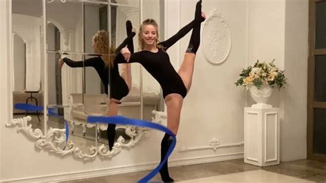 Russian gymnast Anna Gloss. Performance with ribbon, Видео, Смотреть