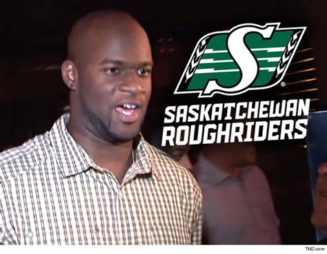 vince young finalizing contract  cfl team