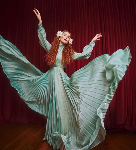 El desnudo total de Natalia Oreiro previo a la ceremonia de los Martín