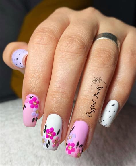 white flower nail art 5