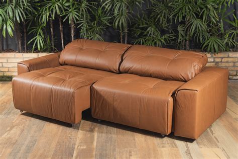Sofa Caramelo De Couro - SOFÁ DE COURO CONNOR CARAMELO AMARULA RECLINÁVEL COM ASSENTO RETRÁTIL ...