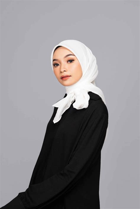Foto Produk Fashion Hijab - Bahiya by Ameltrias Project | Inspirasi