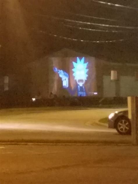 Neighbors are watching on the side of their house! : rickandmorty