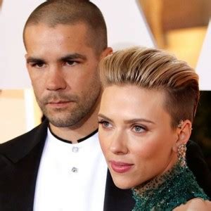 Surprising Details Surface in Scarlett Johansson's Divorce - ZergNet