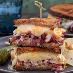 Reuben sandwich thousand island or russian dressing recipes - Sandwiches