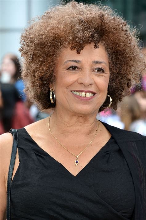 10 Things You Should Know About Activist Angela Davis (PHOTOS) - The