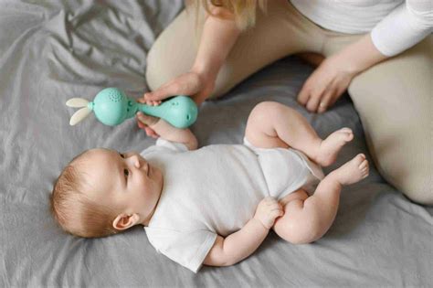 cara membersihkan mulut bayi yg putih 6