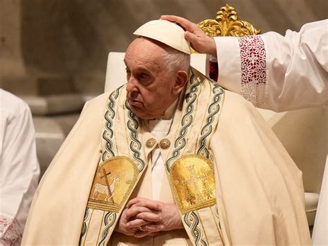 Tras su faltazo al vía crucis en el Coliseo, el papa Francisco encabezó