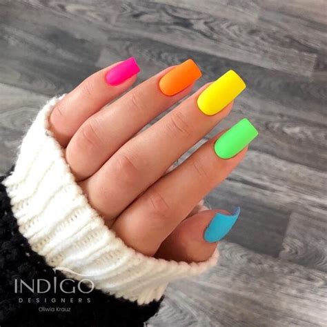 49 Bright Neon Nail Designs and Neon Nail Colors For Your Next Mani - With Houna | Neon nail ...