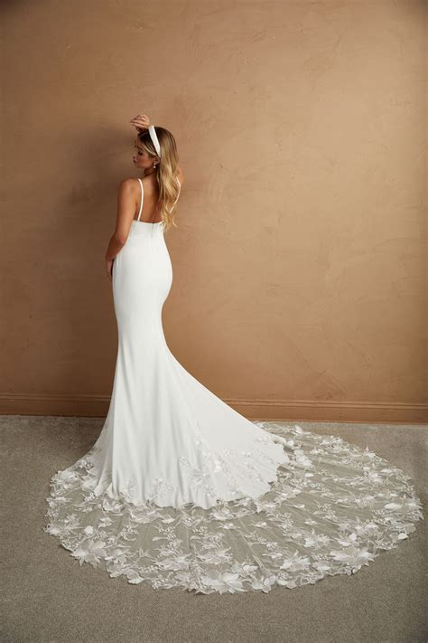 Pearl | White Lace Bridal Couture