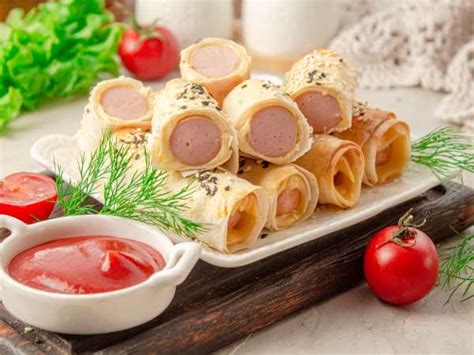 Сосиски с сыром в лаваше в духовке — рецепт с фото пошагово