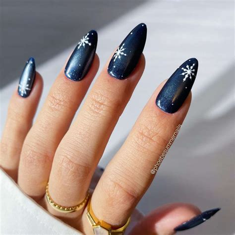 18 Navy Blue Nail Designs That Maximize the Fall Trend