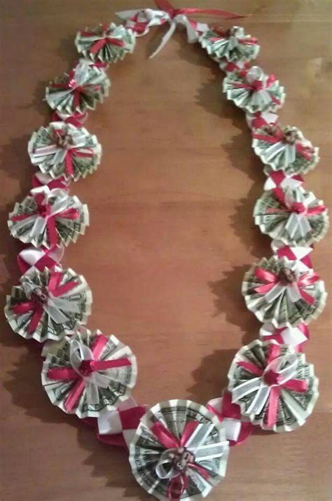 how to make a money lei for graduation