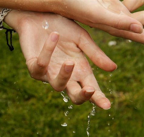 wet hands bob reid flickr
