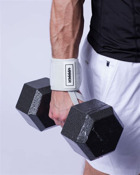 elevate  workouts  ultimate guide  lifting gear uppper gear