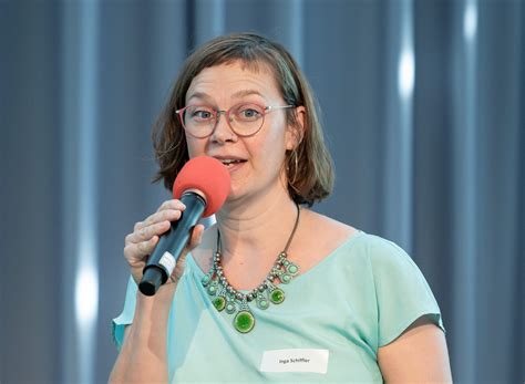 LiveVoice: Transmisión de audio en tiempo real y traducción con IA