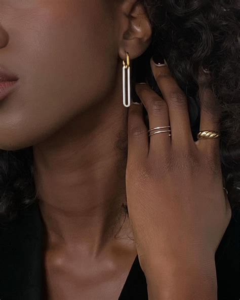 At-Home Dermaplaning: A Step-by-Step Guide | Who What Wear