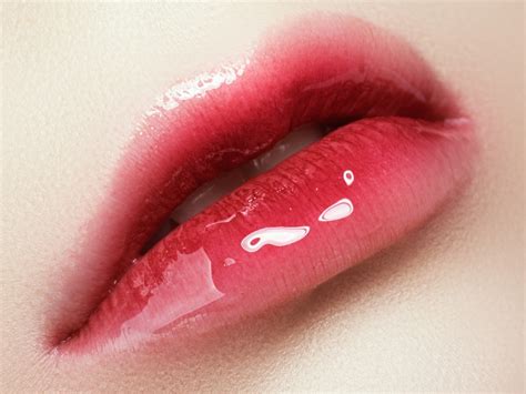 7 Big Lipstick Trends to Wear All Year Long