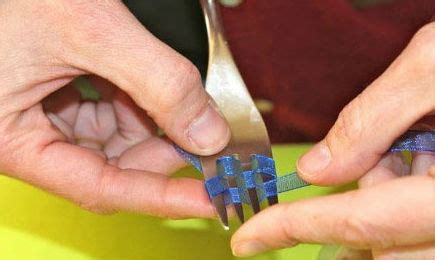 how to make tiny bows