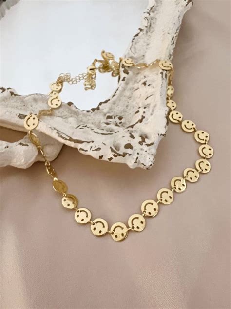 Gold Happy face necklace – Butina Design
