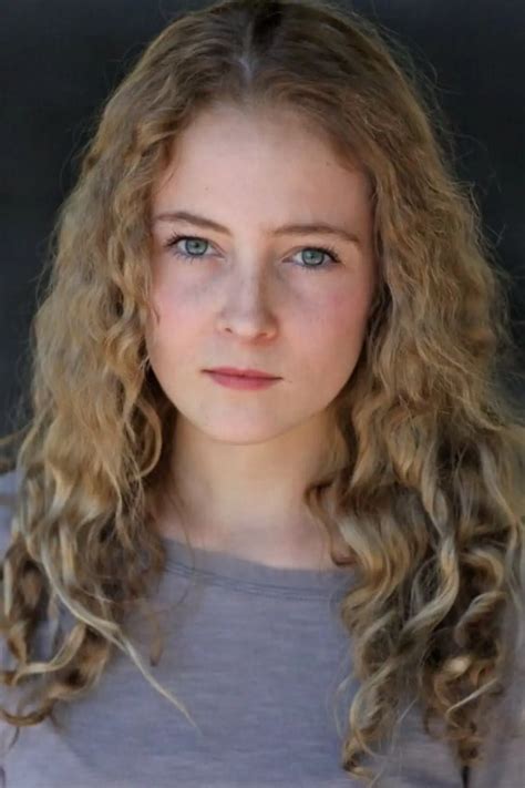 Mia Stallard biographie, news, photos, vidéos et avis