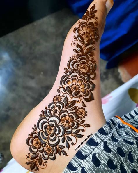 Share 75+ one leg mehndi design latest - seven.edu.vn