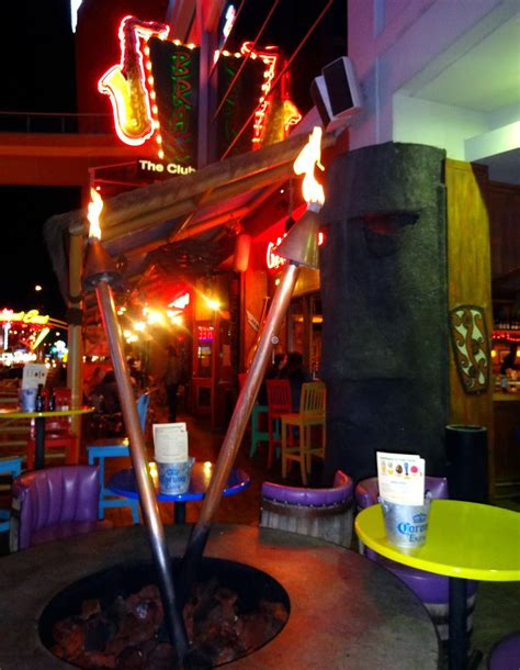 mickie finnz fish house & bar