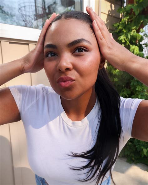 ARIEL | summer moods 🤸🏽🦋☀️ last 2 are the realest 😝 wearing @luxyhair