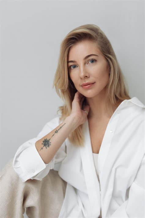 фотосессия учителя йоги, визуал для учителя йоги | Business portrait ...