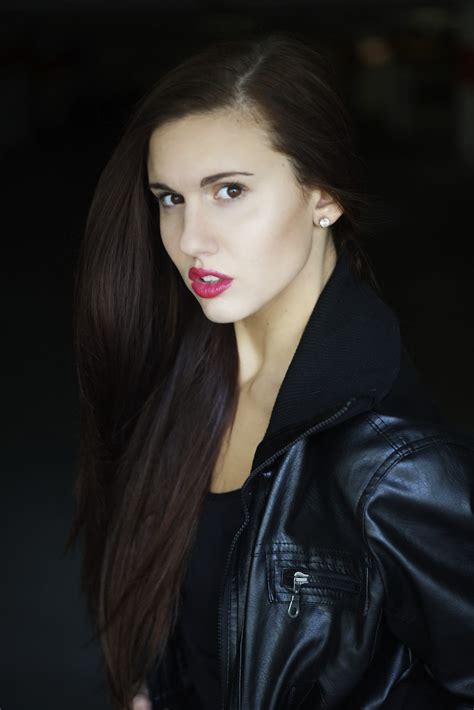 Emily – Gray Models & Talent