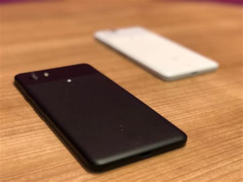 Pixel 2 and Pixel 2 XL Review: Great software that deserves better