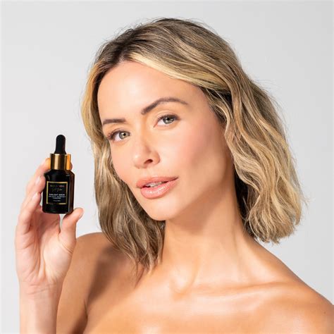 10 Benefits of Bakuchiol, the Ultimate Retinol Replacement – Bella Vida