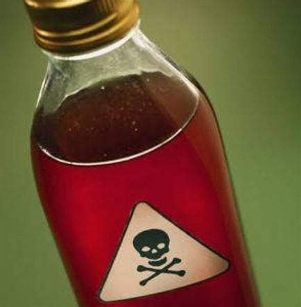 confundat otrava cu sticla de bautura